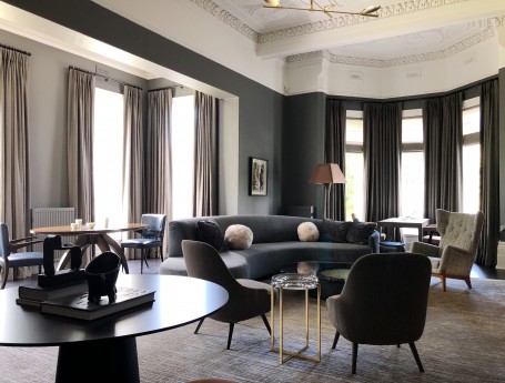 7 Sitting Room 003